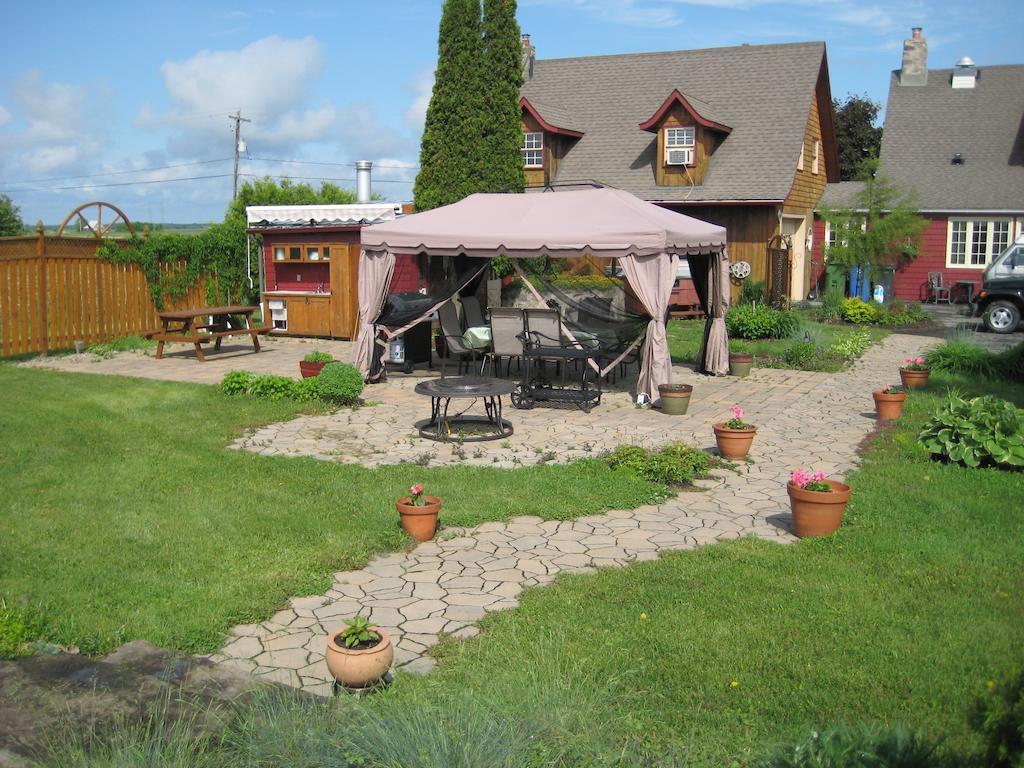 Éden sur Terre Bed and Breakfast Marieville Exterior foto