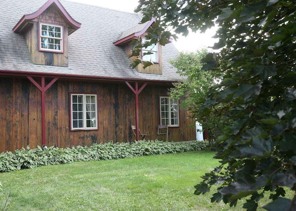 Éden sur Terre Bed and Breakfast Marieville Exterior foto